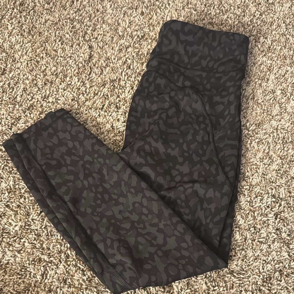 Lululemon Intuition Tight w Pockets size size 10
